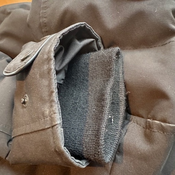 COPY - Canada Goose Women's Lorette Coat, size S/P in black - Picture 10 of 12